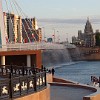 Eine Brücke mit Springbrunnen ist schon etwas außergewöhnliches. Aber aus diesem Springbrunnen spritzte das Wasser sogar in Musikrhythmus. Als ich die Brücke überquert habe lief gerade ein Song von 'The Beatles'.