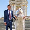 Tadschikisches Hochzeitpaar im Stadtpark.