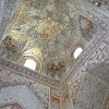 Die Kuppeldecke eines Hörsaals in der Abdulaziz-Khan-Madrasa.