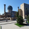 Das Gur-Emir-Mausoleum in Samarkand ist die Grabstätte Timur Lenks, einen der wichtigsten Herrscher in Zentralasien. Samarkand war die Hauptstadt seines ausgedehnten Reiches. Das Mausoleum wurde 1403/04 erbaut.